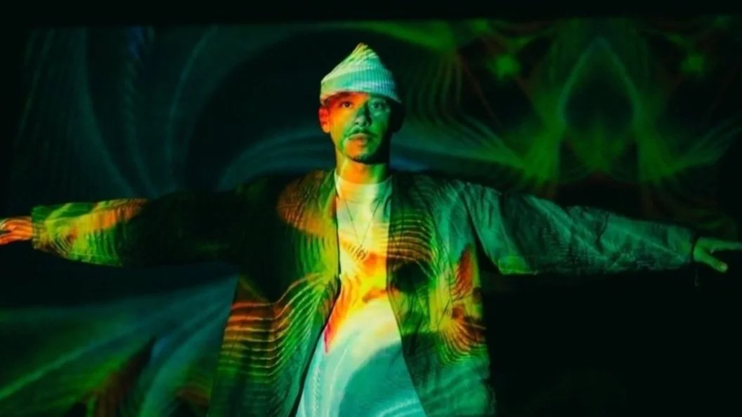 Manwitharmsoutformatoriginal